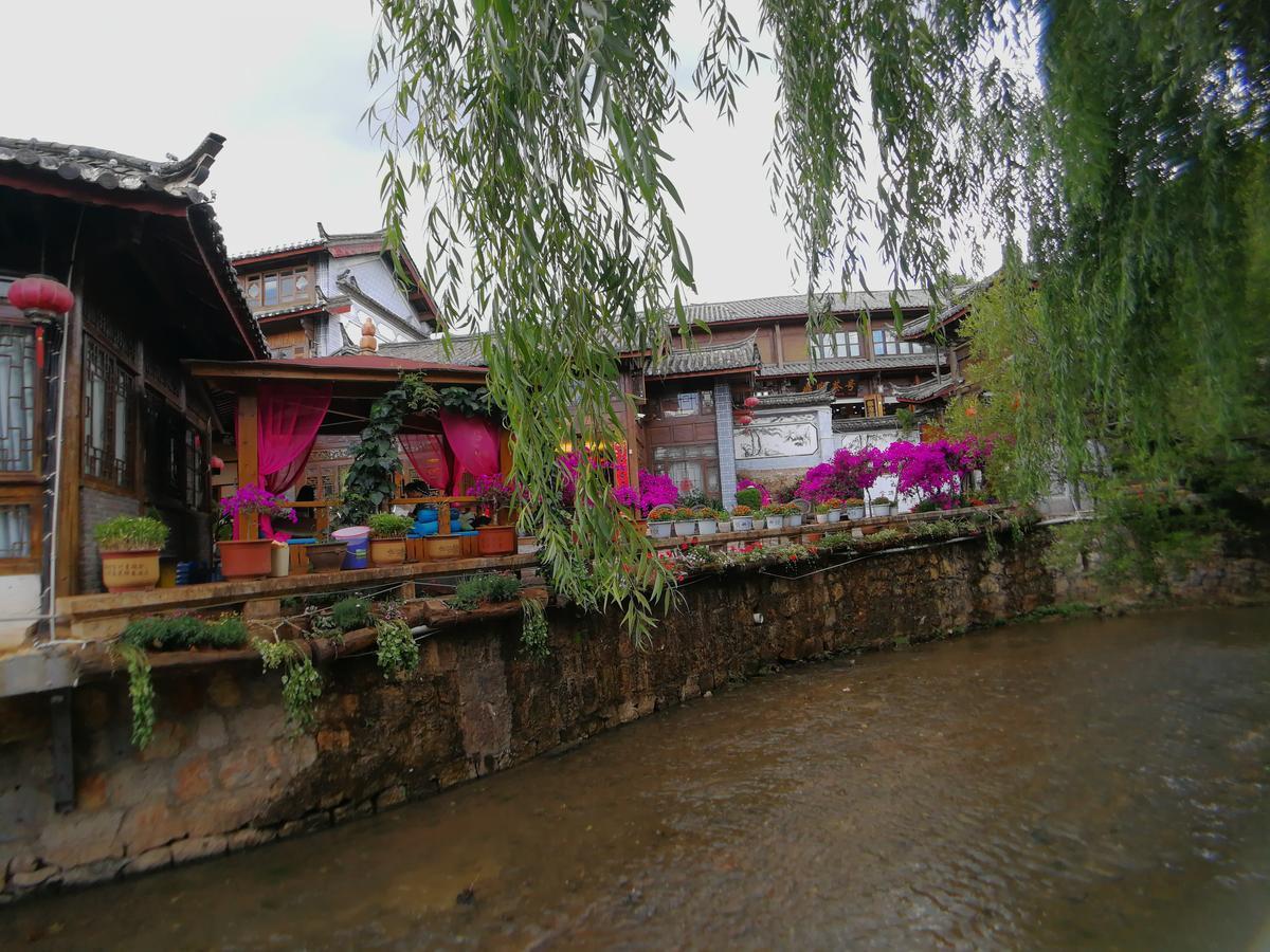 Love Cloud Boutique Chain Hotel In The Water Side Li-ťiang Exteriér fotografie